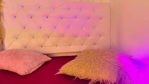 Snapshot of tatixxxvega chatting on 02/23/26, 01:08 tatix online show from 02/23/26, 01:08