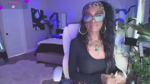 Snapshot of tatted_vixen chatting on 06/12/26, 07:46 Tatted Queen online show from 06/12/26, 07:46