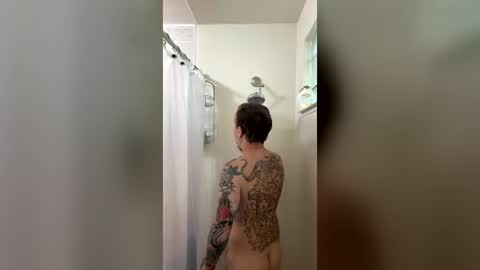 Snapshot of tattedupboyfun chatting on 06/19/26, 03:16 tattedupboyfun online show from 06/19/26, 03:16