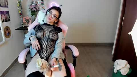 Snapshot of tattoed_bunny9 chatting on 11/19/25, 03:17 Rose Marie online show from 11/19/25, 03:17