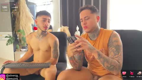 Snapshot of tattoguys_cums chatting on 10/22/25, 09:14 Jonathan Juan online show from 10/22/25, 09:14