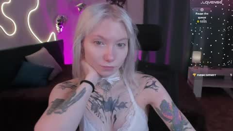 tattoo_artbaby online show from 04/24/26, 12:57
