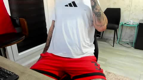 Nicole online show from 09/12/25, 03:34