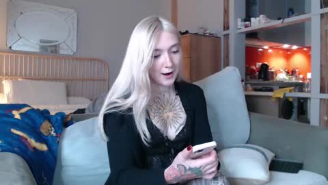 Snapshot of tattoobbgirl chatting on 02/08/25, 05:50 tattoobbgirl online show from 02/08/25, 05:50