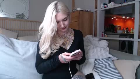 Snapshot of tattoobbgirl chatting on 02/24/25, 02:58 tattoobbgirl online show from 02/24/25, 02:58