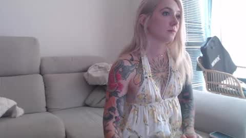 Snapshot of tattoobbgirl chatting on 10/17/25, 01:25 tattoobbgirl online show from 10/17/25, 01:25