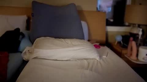 tattooed love boy online show from 11/28/25, 05:10