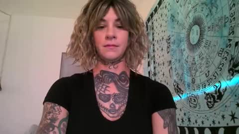 Snapshot of tattooed_natalia chatting on 12/24/24, 02:01 Natalia 3 online show from 12/24/24, 02:01