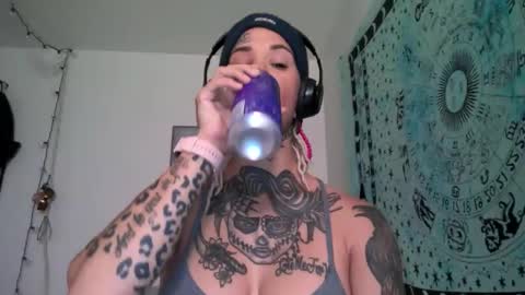 Snapshot of tattooed_natalia chatting on 01/07/25, 09:50 Natalia 3 online show from 01/07/25, 09:50