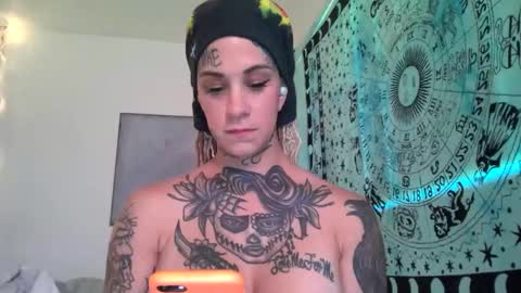 Snapshot of tattooed_natalia chatting on 01/10/25, 12:47 Natalia 3 online show from 01/10/25, 12:47