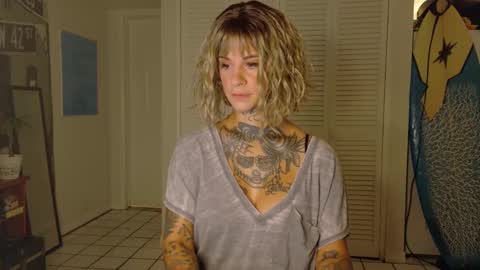 Snapshot of tattooed_natalia chatting on 09/17/25, 08:38 Natalia 3 online show from 09/17/25, 08:38