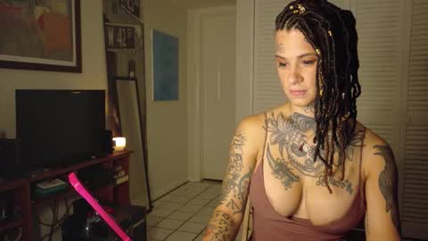 Snapshot of tattooed_natalia chatting on 02/02/26, 09:52 Natalia 3 online show from 02/02/26, 09:52
