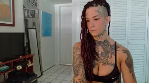 Snapshot of tattooed_natalia chatting on 02/09/26, 02:10 Natalia 3 online show from 02/09/26, 02:10