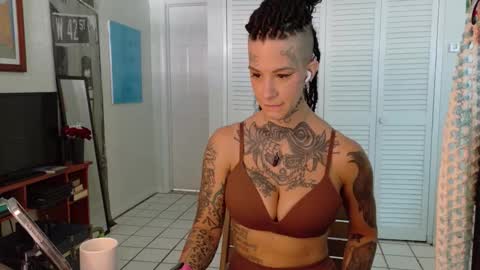 Snapshot of tattooed_natalia chatting on 02/24/26, 02:15 Natalia 3 online show from 02/24/26, 02:15