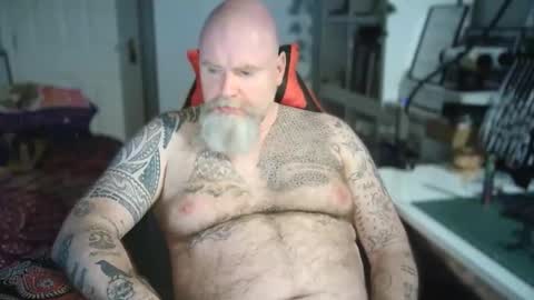 Tattooeddilf 01 online show from 10/14/25, 10:32