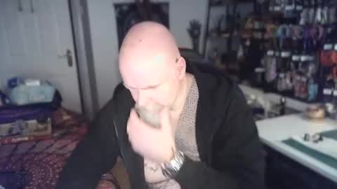 Tattooeddilf 01 online show from 12/17/25, 11:22