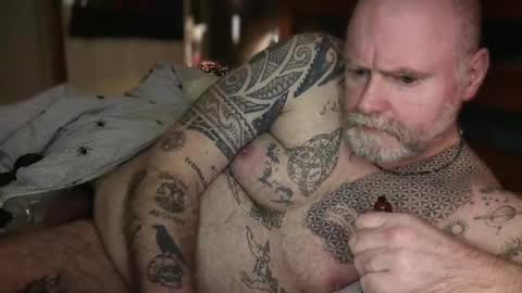 Tattooeddilf 01 online show from 04/06/26, 12:08