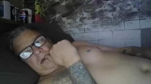 Snapshot of tatts4tits chatting on 05/12/26, 12:30 dave online show from 05/12/26, 12:30