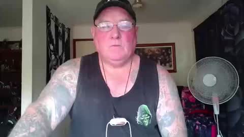 Snapshot of tattzsexy chatting on 05/02/26, 02:05 tattzsexy online show from 05/02/26, 02:05