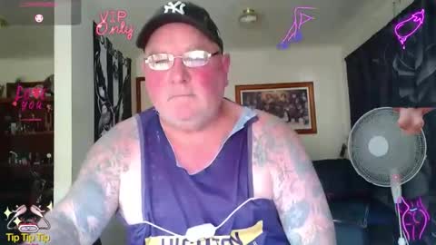 Snapshot of tattzsexy chatting on 05/09/26, 02:06 tattzsexy online show from 05/09/26, 02:06