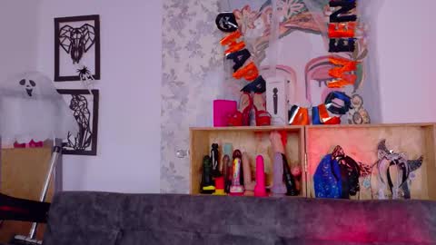 Taty Miller online show from 11/01/25, 08:33