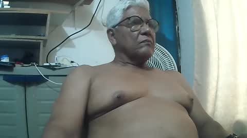 Snapshot of tavo58 chatting on 09/23/25, 07:50 alvarito online show from 09/23/25, 07:50