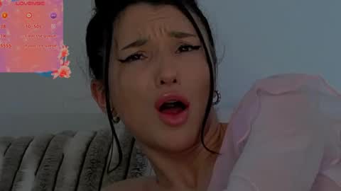 TayaKayan online show from 02/10/25, 06:20