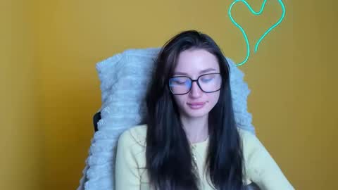 Taya online show from 12/04/25, 12:58