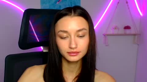 Snapshot of tayavibe chatting on 06/19/26, 06:29 Taya online show from 06/19/26, 06:29