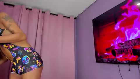 Snapshot of taybunny18 chatting on 02/13/25, 05:58   online show from 02/13/25, 05:58