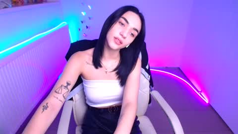 Tayla online show from 10/13/25, 11:43