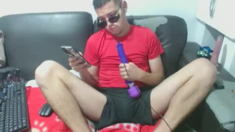 Snapshot of tayler_and_alina chatting on 01/14/25, 08:37 MARCELO MILK online show from 01/14/25, 08:37