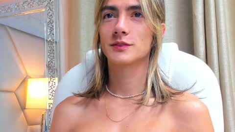 tayler_swift1 online show from 01/12/25, 12:23