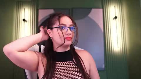 Teylor  Kim online show from 10/09/25, 06:50