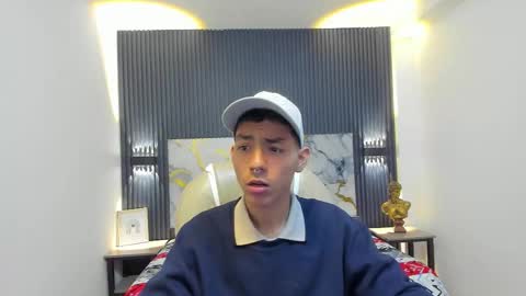 TAYLER online show from 12/21/25, 02:51