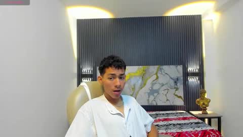 TAYLER online show from 12/22/25, 02:30