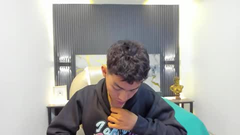 TAYLER online show from 12/23/25, 02:31