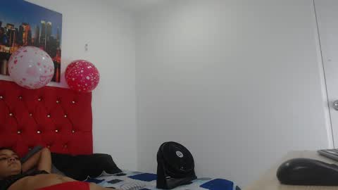 Snapshot of taylor_ass chatting on 02/14/25, 10:07 Taylor online show from 02/14/25, 10:07