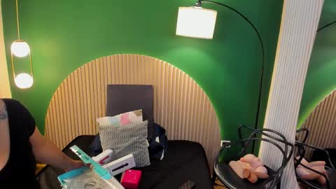 Taylor Bennet online show from 11/09/25, 12:14