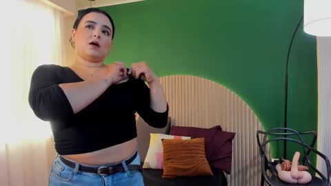 Taylor Bennet online show from 11/16/25, 12:22