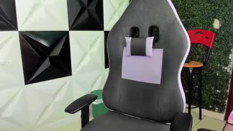 Taylor online show from 04/18/26, 11:49