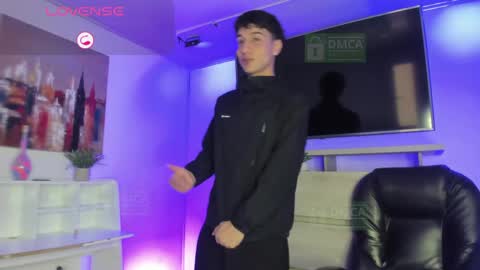 taylor_brooks_ online show from 04/16/26, 06:52