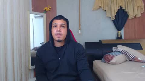 taylor_collins_2 online show from 05/12/26, 08:22