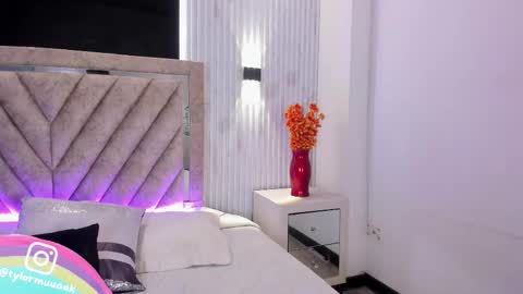 Taylor Harveey online show from 12/20/25, 08:38