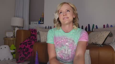 Taylor --  online show from 10/26/25, 10:32