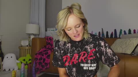 Taylor --  online show from 10/29/25, 10:17