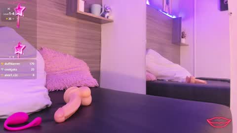 Taylor  online show from 01/22/25, 03:29