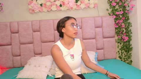 Snapshot of taylorcollinss chatting on 05/29/26, 02:15 taylorcollinss online show from 05/29/26, 02:15