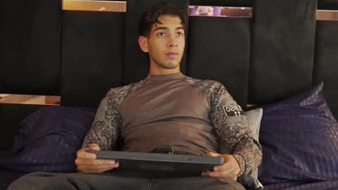 taylorsmiths_ online show from 12/16/25, 04:17