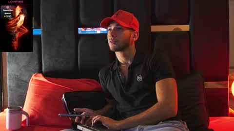 taylorsmiths_ online show from 01/18/26, 03:54